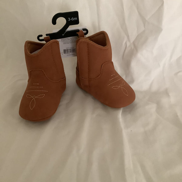 Carter’s child of mine booties Size 3-6M