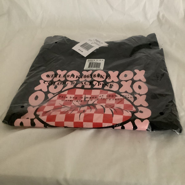 Juniors’ Freshman 1996 “XOXO” T-Shirt Size XL