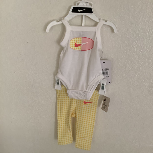 Nike 2- Piece Set Size NB