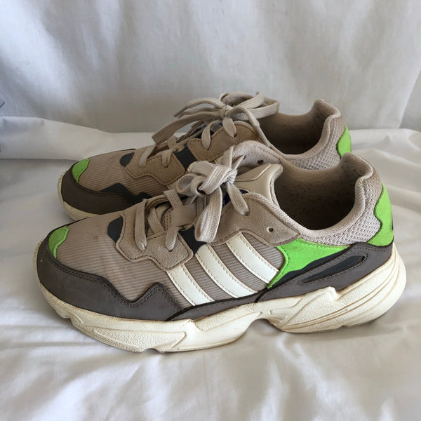 Adidas Torrison - Size 6