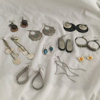 Jewelry Lot #25 (Earrings)