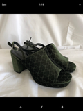 Urban Outfitters Green Hearts Velvet Heels Women’s Size 39