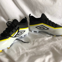 Umbro Soccer Cleats - Size 1Y