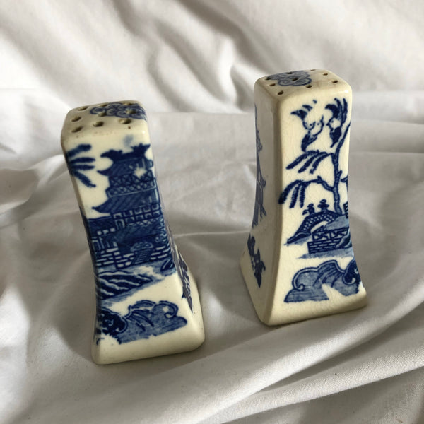 Vintage Ceramic Japanese Building Salt & Pepper Shakers Set