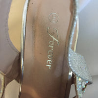 Forever 21 Heels Women’s Size 9