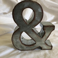 ‘&’Metal Decor