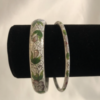 Set of 2 White Floral Bangle Bracelets